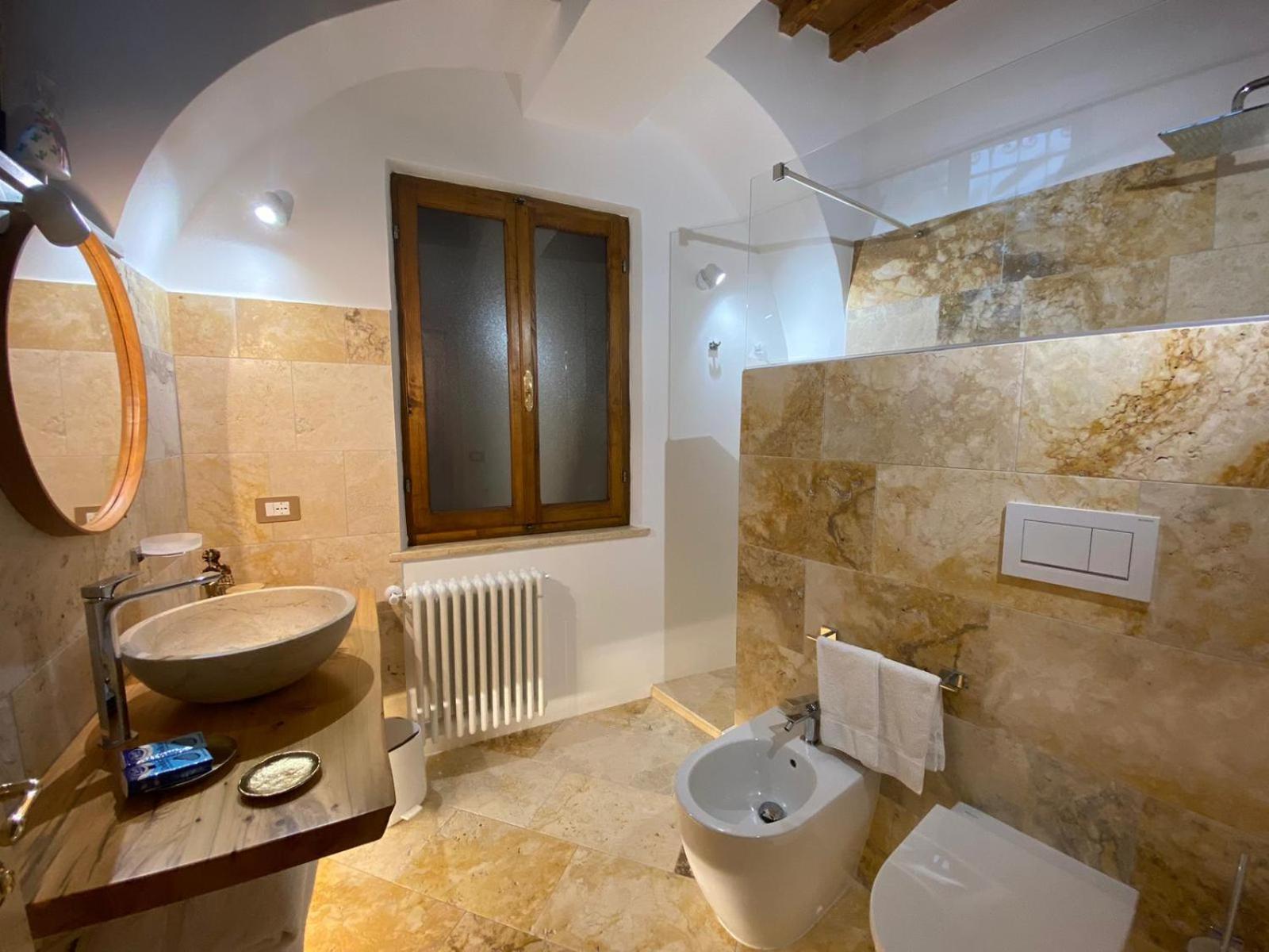 Lastamperia19 Camere-Rooms Montepulciano Bagian luar foto