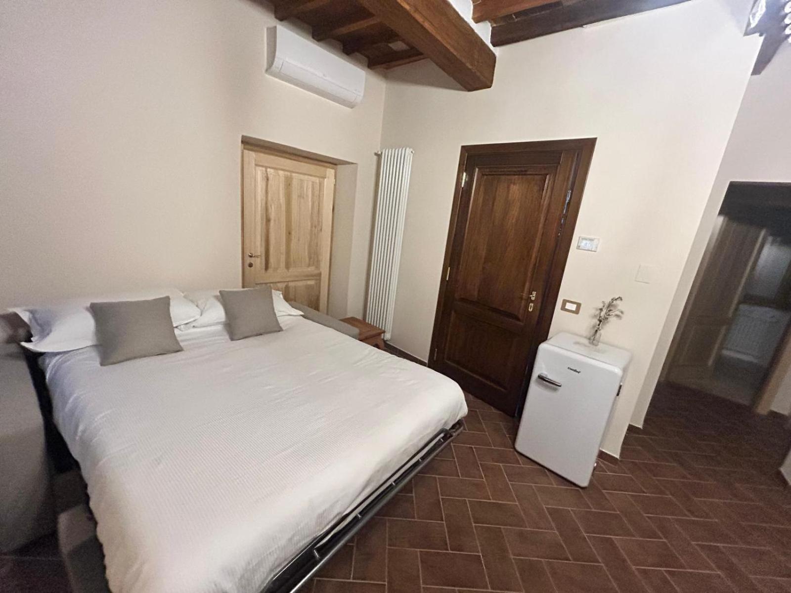 Lastamperia19 Camere-Rooms Montepulciano Bagian luar foto