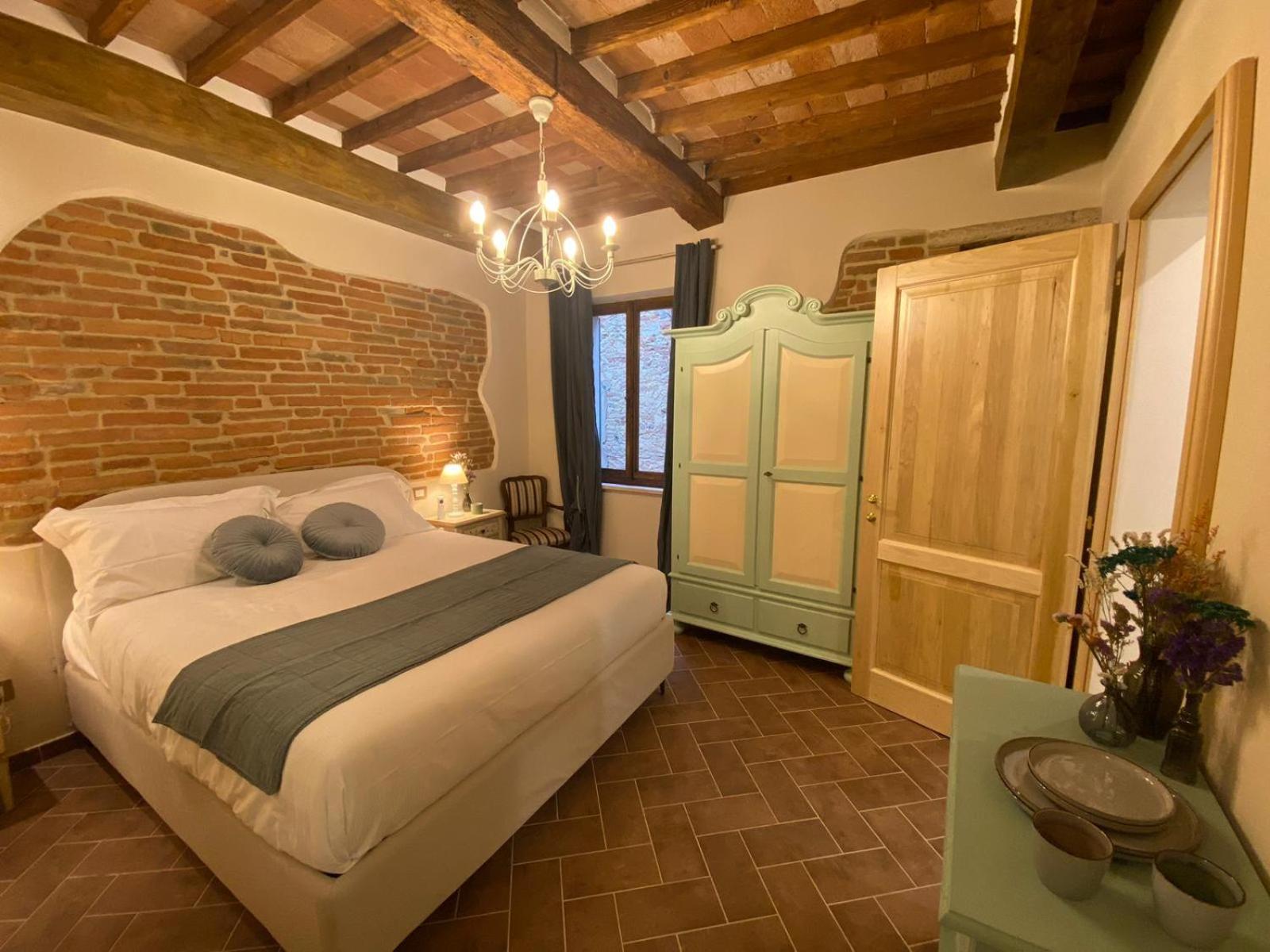 Lastamperia19 Camere-Rooms Montepulciano Bagian luar foto
