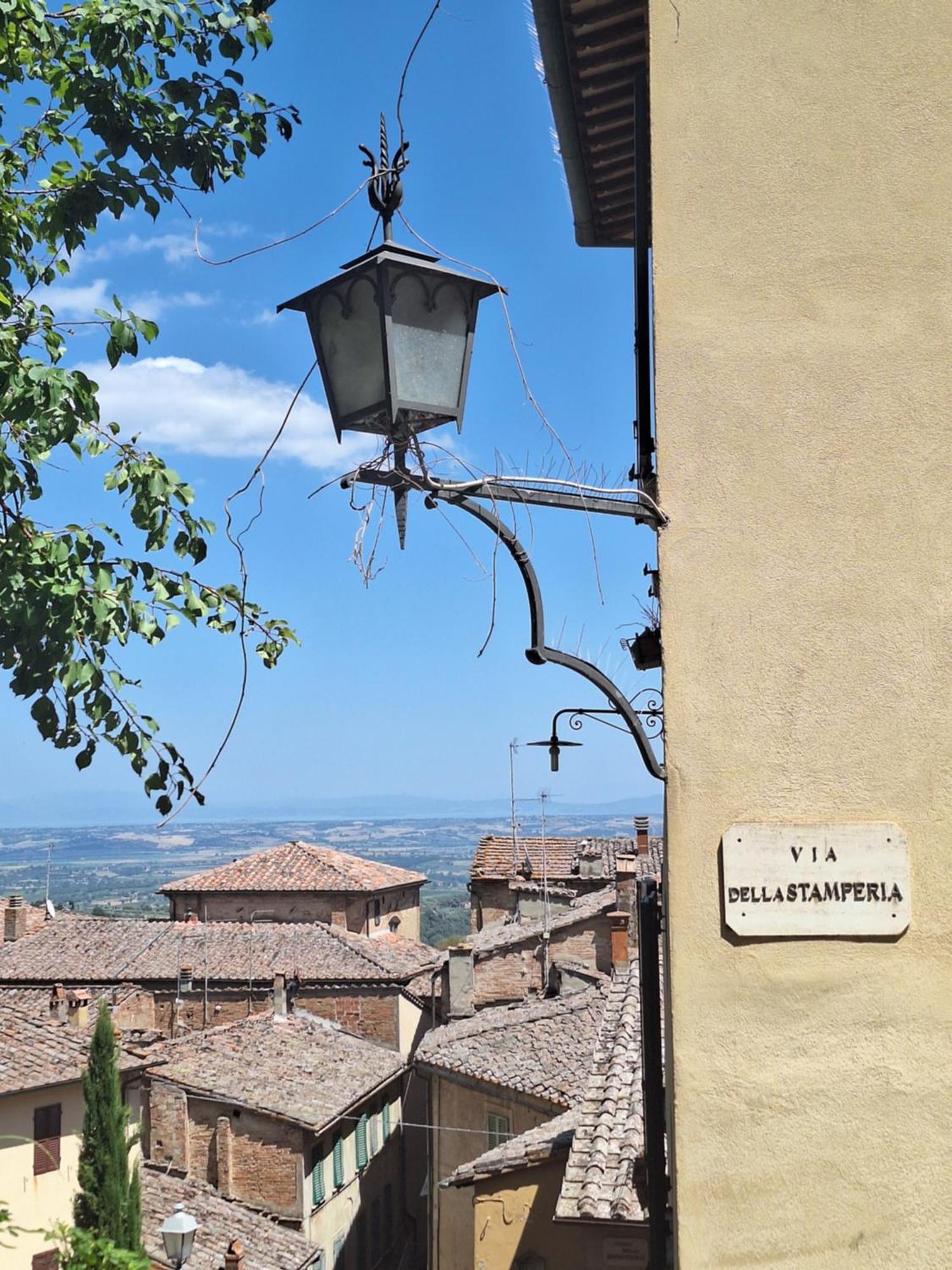 Lastamperia19 Camere-Rooms Montepulciano Bagian luar foto